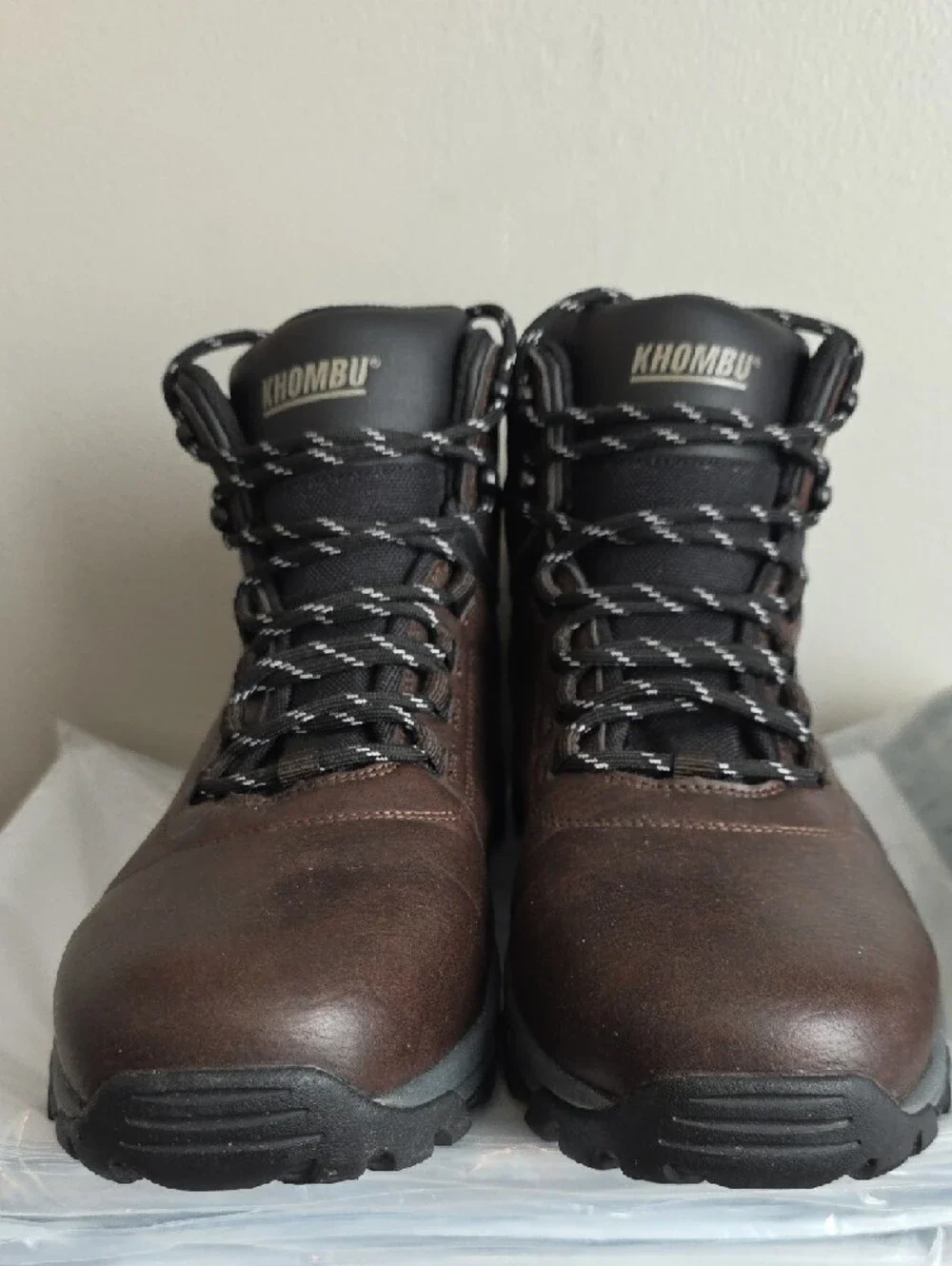 Khombu Men's Dark Brown Leather Trail Boots with Black Accents